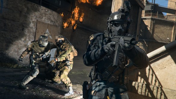 Call of Duty: Warzone 2.0 Battling Soldiers