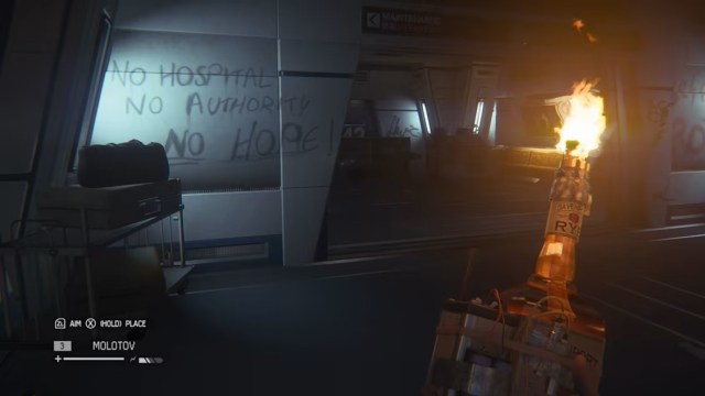 Alien Isolation screenshot of Amanda holding a Molotov