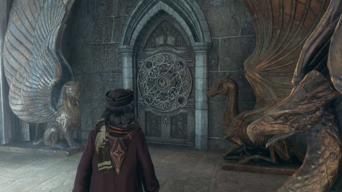Key of Admittance Puzzle Door in Hogwarts Legacy