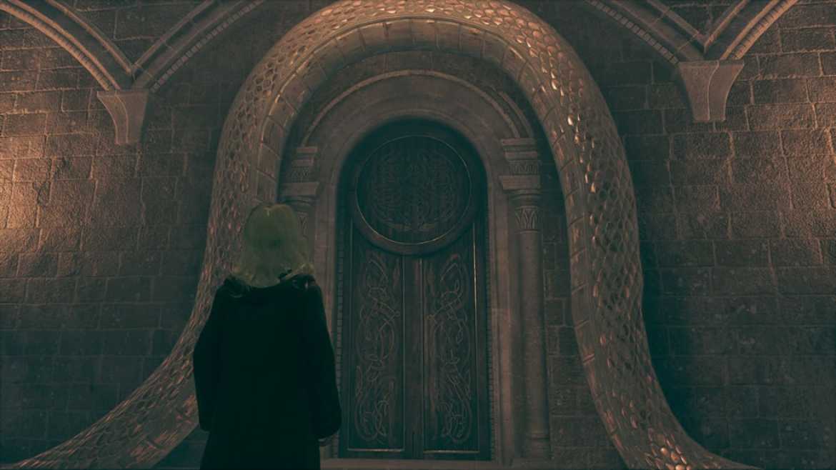 Open Slytherin Entrance in Hogwarts Legacy
