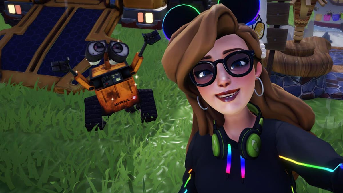 Disney Dreamlight Valley WALL-E Loves Flowers