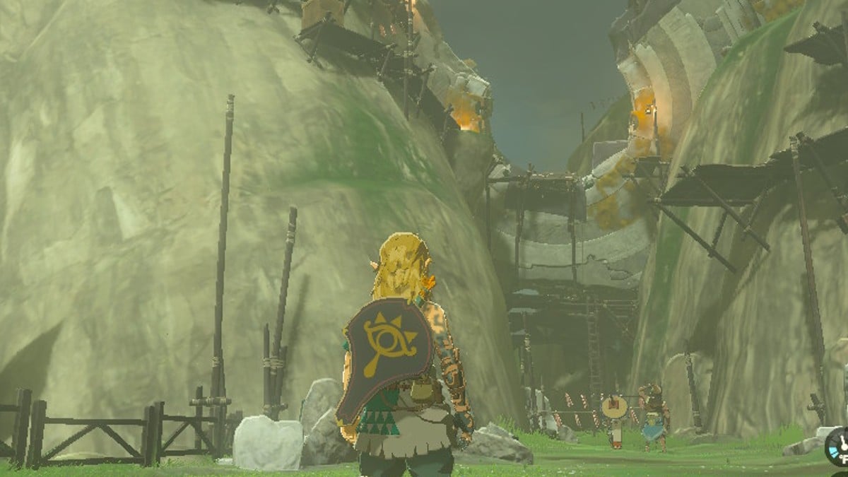 Link looking at the Ring Ruins in Tears of the Kingdom