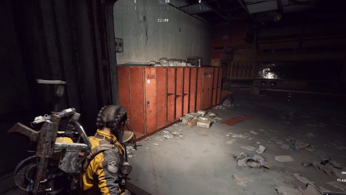 Planta de tratamiento de agua de la presa ARC Raiders, habitación cerrada con caja de armas y casilleros rojos
