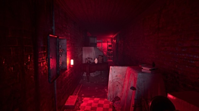 Red hallway in BrokenLore: UNFOLLOW