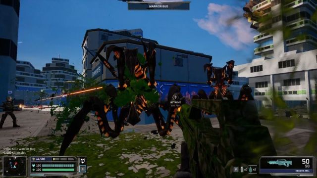 Fighting warrior bugs in Starship Troopers Ultimate Bug War.