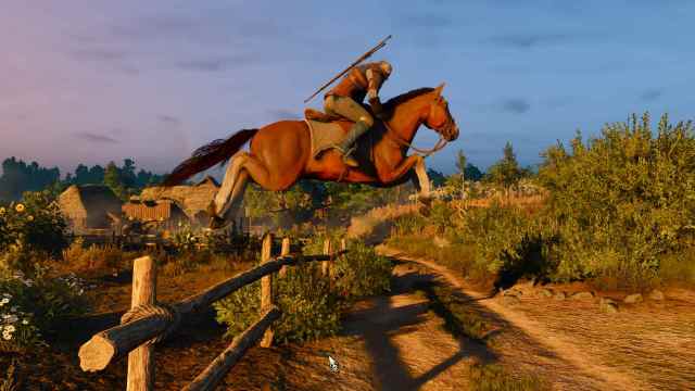 The Witcher 3 Roach jumping over obstacles